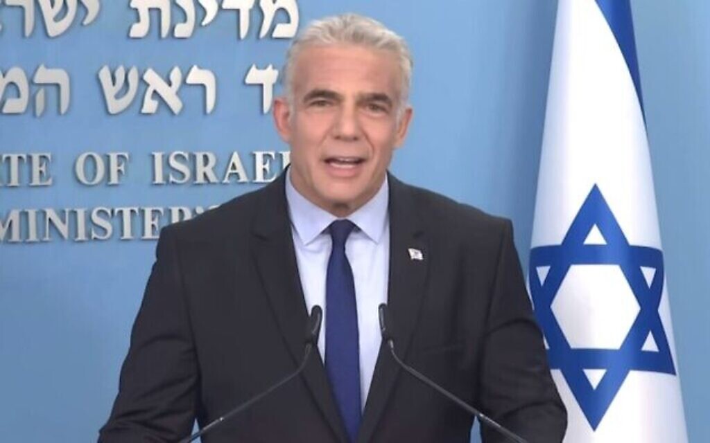 Le Premier ministre Yair Lapid donne une première allocution télévisée à la nation, le 2 juillet 2022. (Crédit : Capture d’écran de la Douzième chaine)