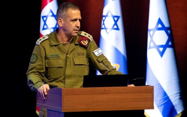 Le chef d'état-major de Tsahal, le lieutenant-général Aviv Kohavi, s'exprime lors d'une conférence dans la ville centrale de Modiin, le 12 juin 2022. (Crédit : armée israélienne)