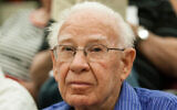 Archive : L’ex-ministre de l’Éducation Aharon Yadlin assiste à une conférence à Beit Shemesh, le 13 mars 2013 (Flash 90)