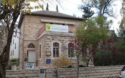 La maison Ben-Yehuda dans le quartier de Talpiot à Jérusalem. (Crédit : Shmuel Bar-Am)