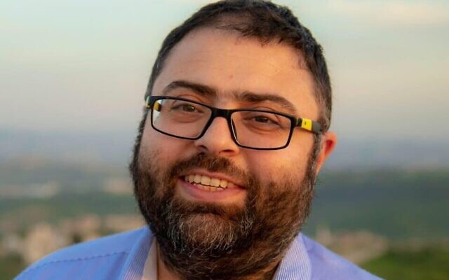Le journaliste arabo-israélien Nadal Ijbaria. (Crédit : Autorisation)