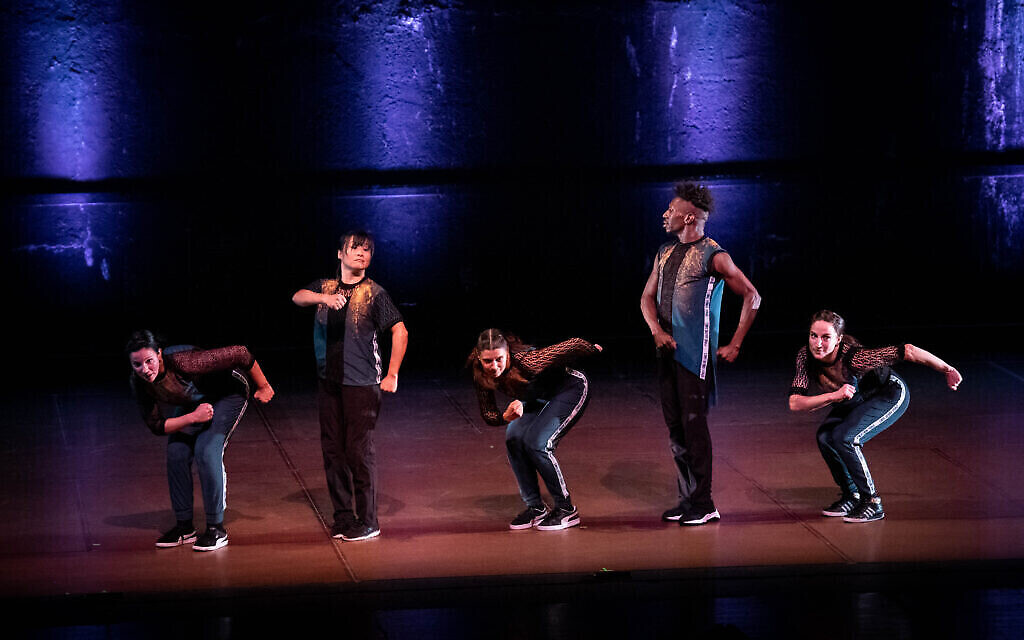 Ephrat Asherie Dance interprétant « Odeon » au Vail Dance Festival 2022 à Beaver Creek, Colorado, le 31 juillet 2022. (Autorisation : Christopher Duggan)