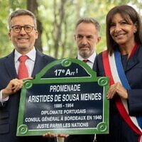 Inauguration de la promenade Aristides de Sousa Mendes, diplomate portugais Juste parmi les nations, à Paris, le 24 septembre 2022. (Crédit : Twitter @Anne_Hidalgo)