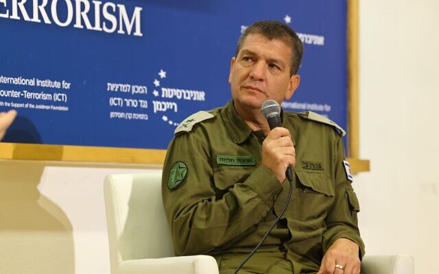 Le chef des renseignements militaires, le général Aharon Haliva,  s'exprime lors d'une conférence annuelle à l'Institut national du Contre-terrorisme, à Herzliya, le 13 septembre 2022. (Crédit : Gilad Kavalerchik)