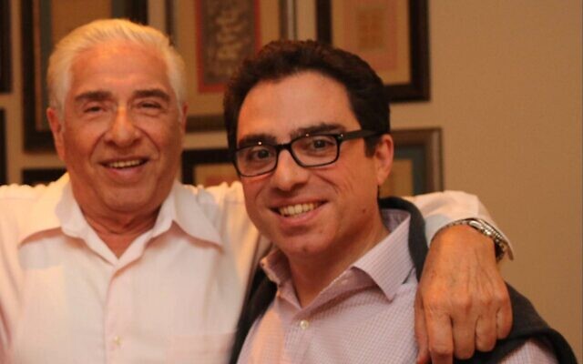 Baquer Namazi, à gauche, et son fils Siamak, tous deux détenus en Iran, dans un lieu non identifié. (Crédit : Babak Namazi via AP)