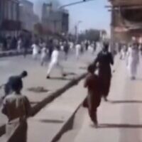 Capture d'écran d'une vidéo d'émeutes à Zahedan, dans la province du sud-est du Sistan-Baloutchistan, en Iran, le 30 septembre 2022. (Crédit : Twitter. Utilisé conformément à la clause 27a de la loi sur le droit d'auteur)