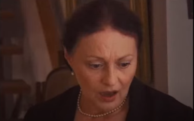 L'actrice israélienne Tracy Abramovich dans le film "Family Portrait" en  2006. (Capture d'écran/YouTube: used in accordance with Clause 27a of the Copyright Law)