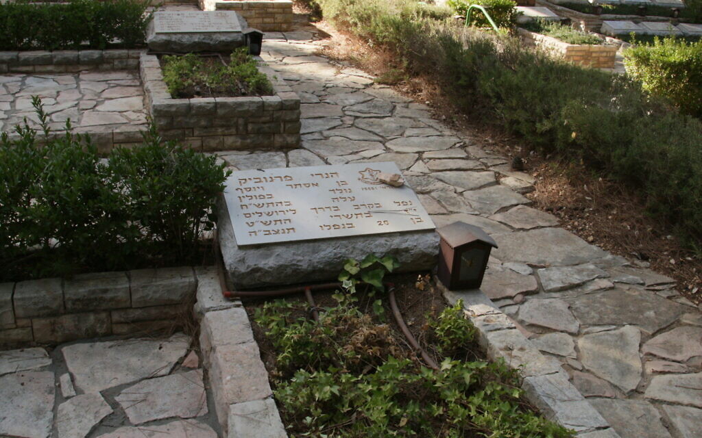  La tombe de Henry Fernebok. (Crédit : Shmuel Bar-Am)