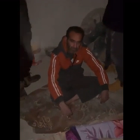 Un Palestinien après avoir été brièvement enlevé par des hommes masqués dans la ville druze de Yarka, au nord du pays, le 24 novembre 2022. (Crédit : La Douzième chaîne)