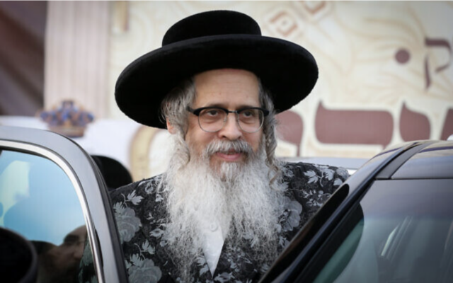 Le rabbin de Satmar, Zalman Teitelbaum, en visite dans la ville de Safed, dans le nord d'Israël, le 21 novembre 2019. (Crédit : David Cohen/Flash90)