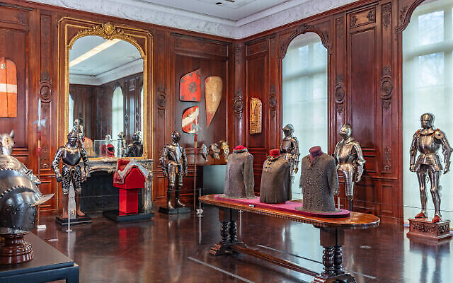Aperçu de la salle des armures de la collection Ronald S. Lauder à la Neue
Galerie de New York. (Crédit : Hulya Kolabas/Gracieuseté de la Neue Galerie New York)