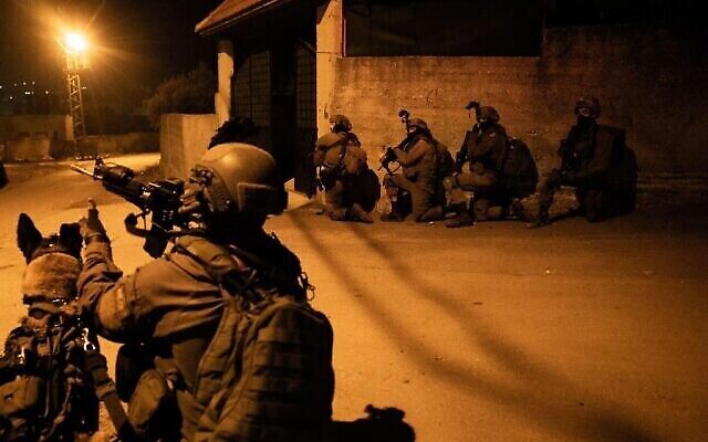 Les troupes israéliennes opèrent en Cisjordanie, début décembre 2022. (Crédit : armée israélienne)