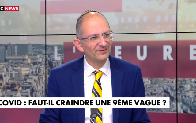 Le professeur Cyrille Cohen fin novembre dans l’émission « L’Heure des pros » de Pascal Praud sur CNews. (Crédit : capture d'écran CNews)