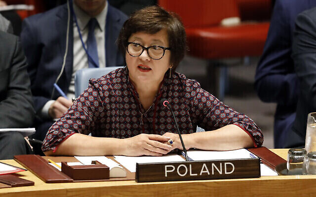 Joanna Wronecka, alors ambassadrice de la Pologne auprès de l’ONU, s’adresse au Conseil de sécurité des Nations Unies au siège de l’ONU à New York, le 17 septembre 2018. (Crédit : AP Photo/Richard Drew)