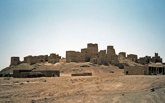 Les ruines de l'ancienne Marib, au Yémen. (Crédit : Bernard Gagnon / CC BY-SA 3.0)