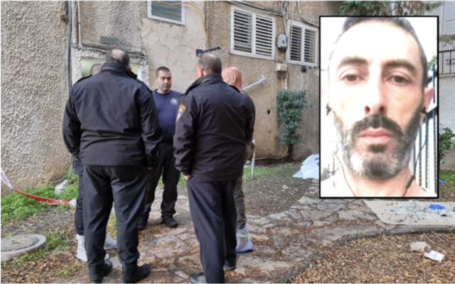 Montage photos : Shalev Korostishevsky, 50 ans, et des officiers de police à l'extérieur de l'immeuble où Korostishevsky aurait été poignardé puis brûlé, à Petah Tikva. (Crédit : Police israélienne)