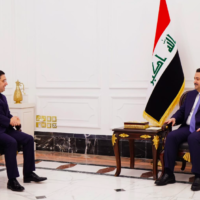 Nasser Bourita (g), à Bagdad, avec le Premier ministre irakien, M. Mohammed Shia Al-Sudani, le 28 janvier 2023 (Crédit : capture d'écran Twitter/ Maroc diplomatie)