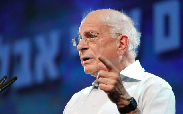 Le lauréat du Prix Nobel d'économie, Daniel Kahneman, lors d'une conférence à Jérusalem, le 20 juin 2013. (Crédit :  Miriam Alster/ FLASH90/ File)