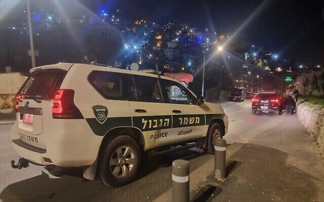 Des agents de la police des frontières intervenant dans le quartier de Silwan, à Jérusalem-Est, le 25 janvier 2023. (Crédit : Police israélienne)