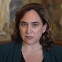 Vidéo de Ada Colau, la maire de Barcelone, en 2022. (Crédit : YouTube)