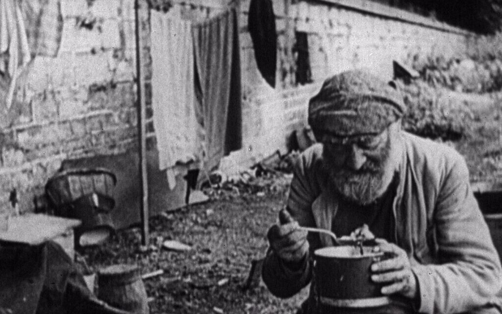 Un instantané du documentaire sur la Shoah de 1969 de Marcel Ophuls, 'Le Chagrin et la Pitié.' (Avec la permission de Kino Lorber)