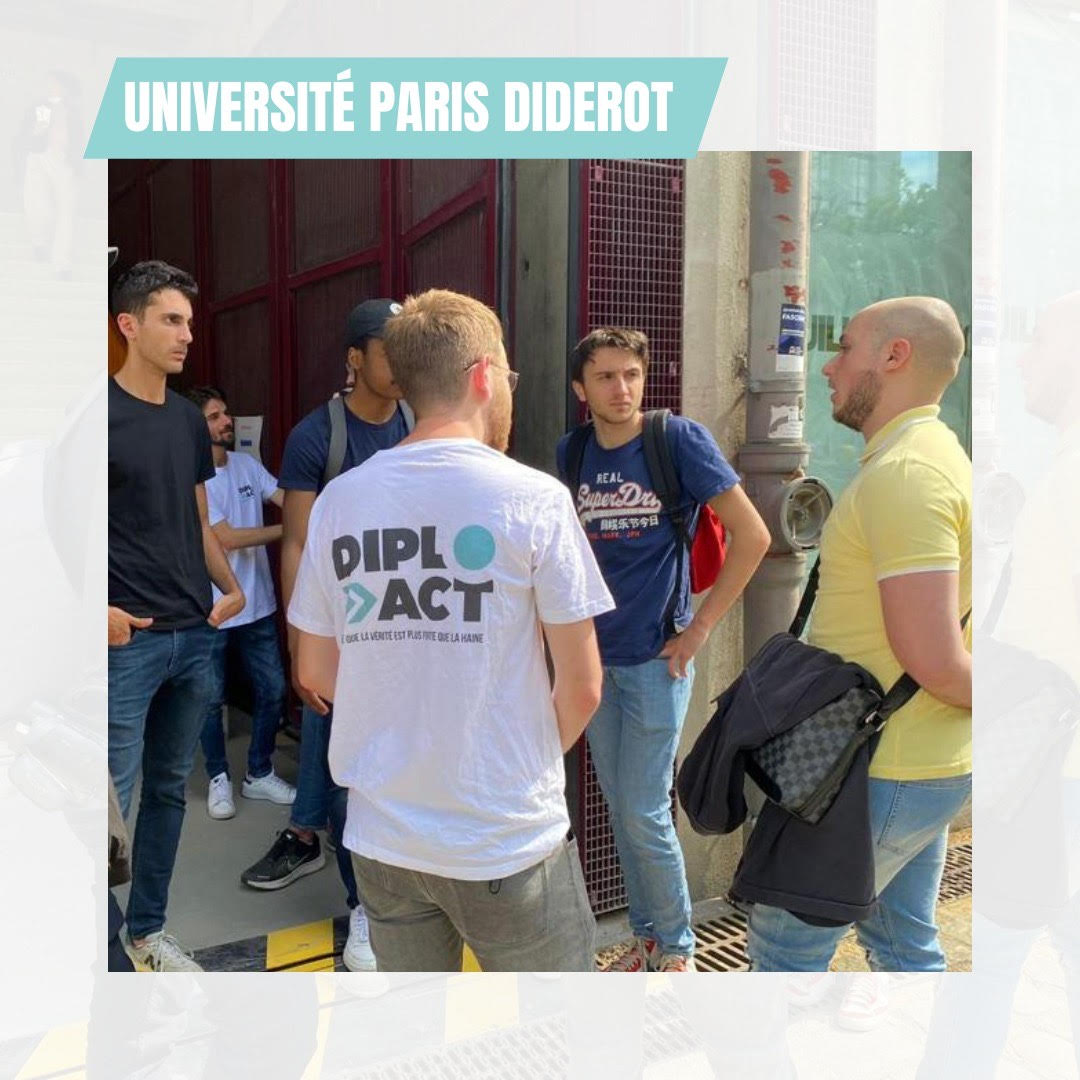 Des jeunes franco-israéliens de l'association Diploact font le tour des campus français pour sensibiliser les jeunes sur le conflit israélo-palestinien.
(Crédit : Laura Benhammou, DiploAct France)