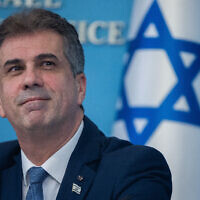 Le ministre des Affaires étrangères Eli Cohen participant à une conférence de presse au Bureau du Premier ministre, à Jérusalem, le 25 janvier 2023. (Crédit : Yonatan Sindel/Flash90)