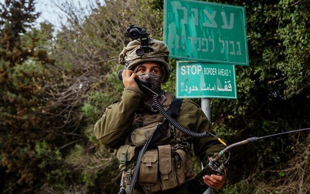 Des soldats israéliens sur la frontière libanaise, le 13 mars 2023. (Crédit : Armée israélienne)