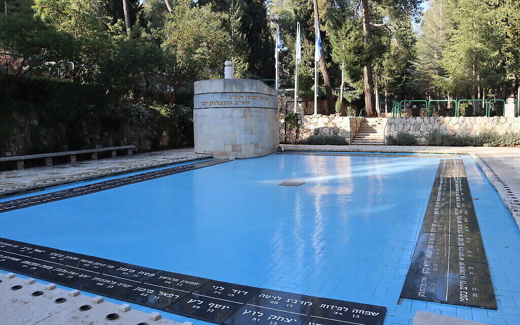 Monument dédié aux victimes du SS Erinpura. (Crédit : Shmuel Bar-Am)