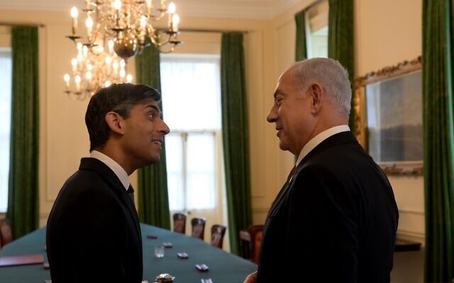 Le Premier ministre Benjamin Netanyahu, à droite, rencontrant son homologue britannique Rishi Sunak, au 10 Downing Street, à Londres, le 24 mars 2023. (Crédit : Avi Ohayon/GPO)