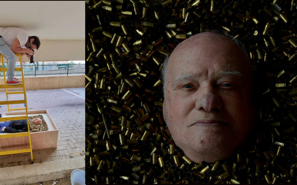 À gauche, le photographe Erez Kaganovitz travaillant sur son projet "Humans of the Holocaust" ; à droite : le portrait de Michael Sidko, le dernier survivant du massacre de Babi Yar, entouré de balles. (Crédit : Erez Kaganovitz via JTA)