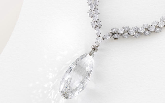 Le collier 'Briolette of India' avec un diamant de 90 carats appartenant à la collection de Heidi Horten. (Crédit : Christie's)