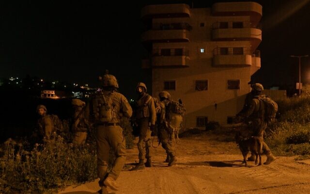 Les troupes israéliennes en Cisjordanie, le 7 avril 2023. (Crédit : Armée israélienne)