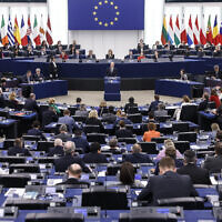 Le Parlement européen à Strasbourg, France, le 9 mai 2023. (Crédit : Jean-Francois Badias/AP)