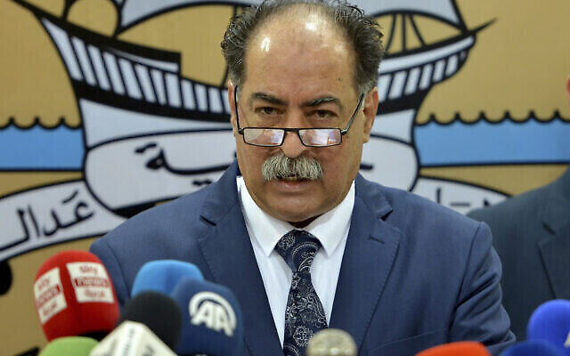 Le ministre tunisien de l’Intérieur Kamel Fekih s’exprime lors d’une conférence de presse à Tunis, le 11 mai 2023. (Crédit : AP/Hassene Dridi)