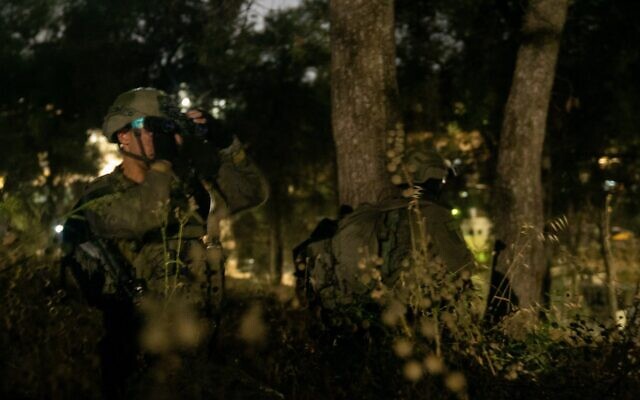 Des troupes israéliennes opérant en Cisjordanie, le 24 mai 2023. (Crédit :  Armée israélienne)