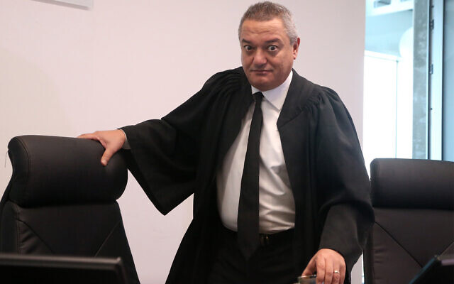 Le juge Khaled Kabub au tribunal de district de Tel Aviv, le 13 novembre 2014. (Crédit : Flash90)
