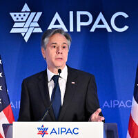Le secrétaire d'État américain Antony Blinken lors d'une prise de parole lors du sommet politique de l'AIPAC à Washington, le 5 juin 2023. (Crédit : Mandel NGAN / AFP)
