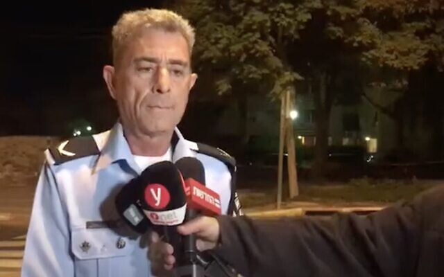 Natan Bozna, commissaire adjoint de la police israélienne (Capture d'écran YouTube ; utilisée conformément à l'article 27a de la loi sur le droit d'auteur)