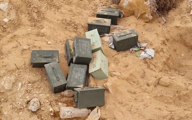 Des boîtes de munitions récupérées par Tsahal auprès de deux suspects qui les auraient volées dans un bunker de l'armée, dans le sud d'Israël, le 7 juin 2023. (Crédit : Shin Bet)