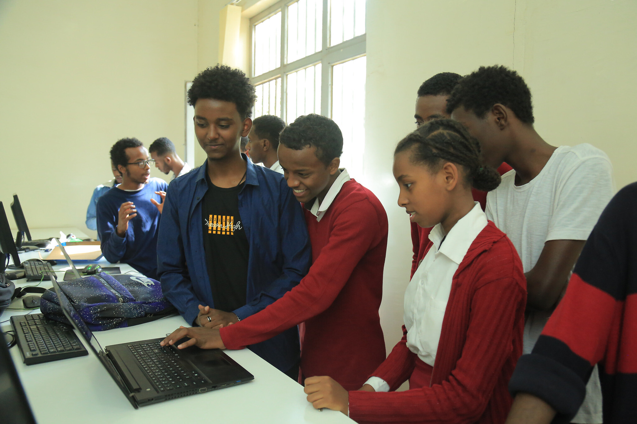 Des lycéens au centre STEMpower de Foka à Bishoftu, en Éthiopie, en juillet 2023. (Crédit : Autorisation)