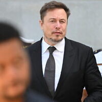 Le PDG de X (anciennement Twitter) Elon Musk quitte le Forum Insight sur l’intelligence artificielle organisé par le Sénat américain, au Capitole des États-Unis à Washington DC, le 13 septembre 2023. (Crédit : Mandel Ngan/AFP)
