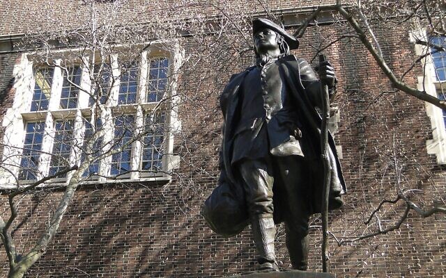 Une statue du jeune Benjamin Franklin, à l'Université de Pennsylvanie. (Crédit : Wikimedia via JTA)