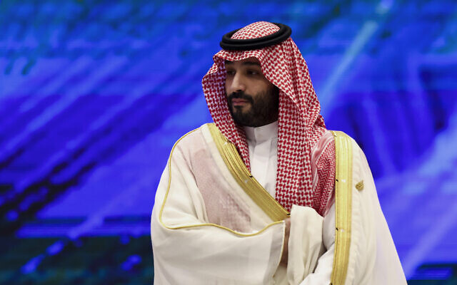 Le prince héritier saoudien Mohammed ben Salmane lors du sommet économique de coopération Asie-Pacifique, le 18 novembre 2022. (Crédit :  Athit Perawongmetha/Pool Photo via AP)