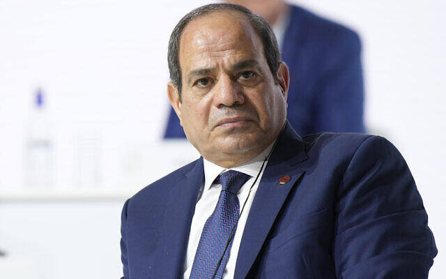 Le président égyptien Abdel Fattah al-Sissi assistant à la séance de clôture du sommet du nouveau pacte financier mondial, à Paris, le 23 juin 2023. (Crédit : Lewis Joly/AP)