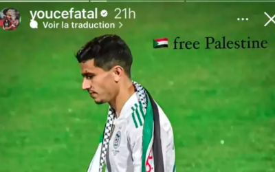 Youcef Atal, joueur de l’équipe nationale algérienne et de l’OGC Nice, avec une écharpe sur laquelle il est inscrit "Palestine will be free". (Crédit : Youcef Atal/Instagram)