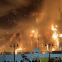 Capture d'écran de l'incendie survenu au siège de la police dans la province d'Ismailia, dans le Canal de Suez, le 2 octobre 2023. (Capture d'écran : X/  Used in accordance with Clause 27a of the Copyright Law)