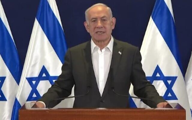 Le Premier ministre Benjamin Netanyahu s'adressant à la nation lors d'un discours télévisé, le 13 octobre 2023. (Crédit : Capture d'écran ; utilisée conformément à l'article 27a de la loi sur les droits d'auteur)