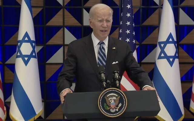 Le président américain Joe Biden prononce un discours devant la presse à Tel Aviv à la fin de sa visite de guerre en Israël, le 18 octobre 2023. (Capture d'écran/YouTube)