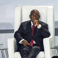 Le président sud-africain Cyril Ramaphosa au sommet de trois jours du groupe des économies émergentes BRICS à Johannesburg, en Afrique du Sud, le 22 août 2023. Illustration (Crédit : Jerome Delay/AP)